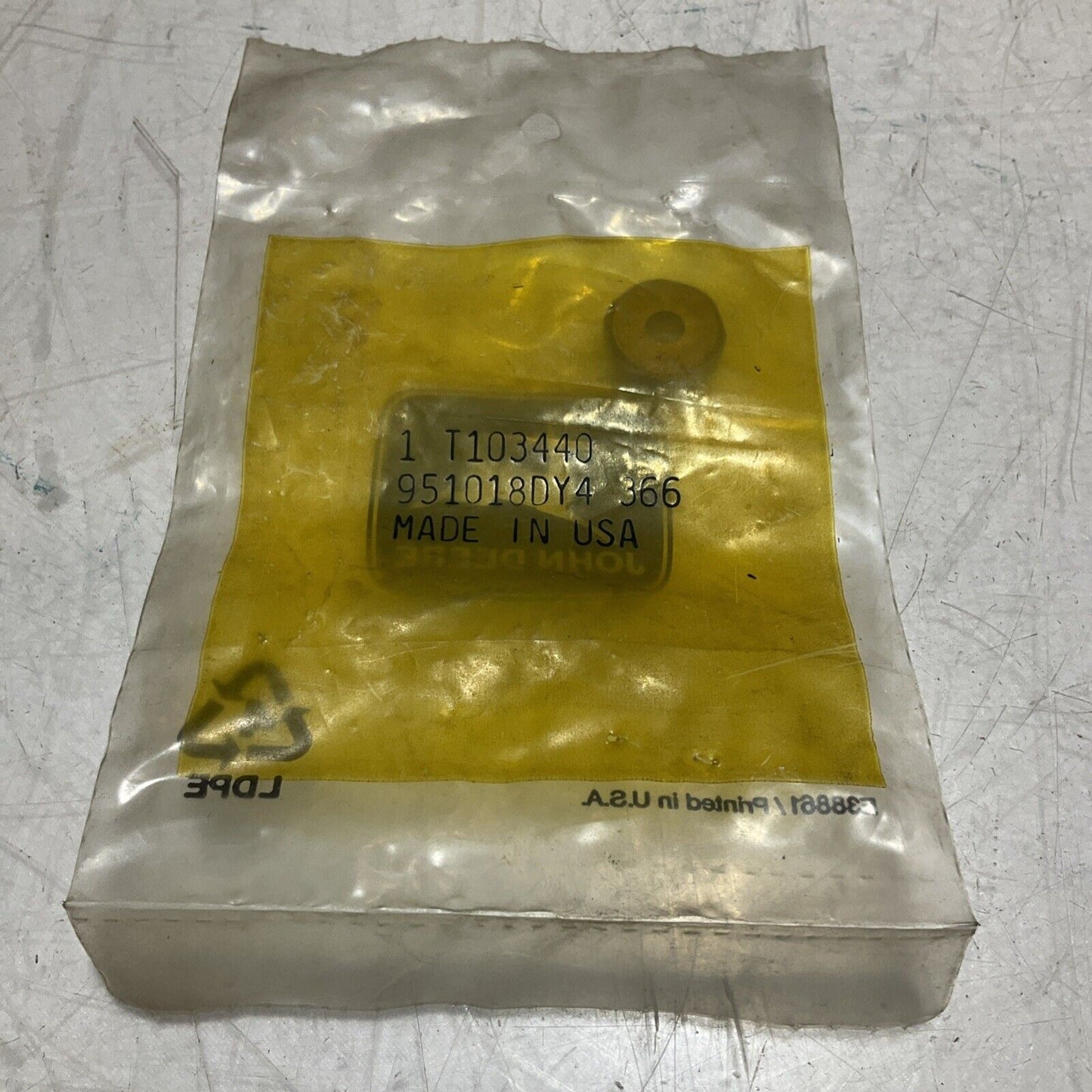 JOHN DEERE  T103440  ORIFICE SPACER LOT OF 2 U3S