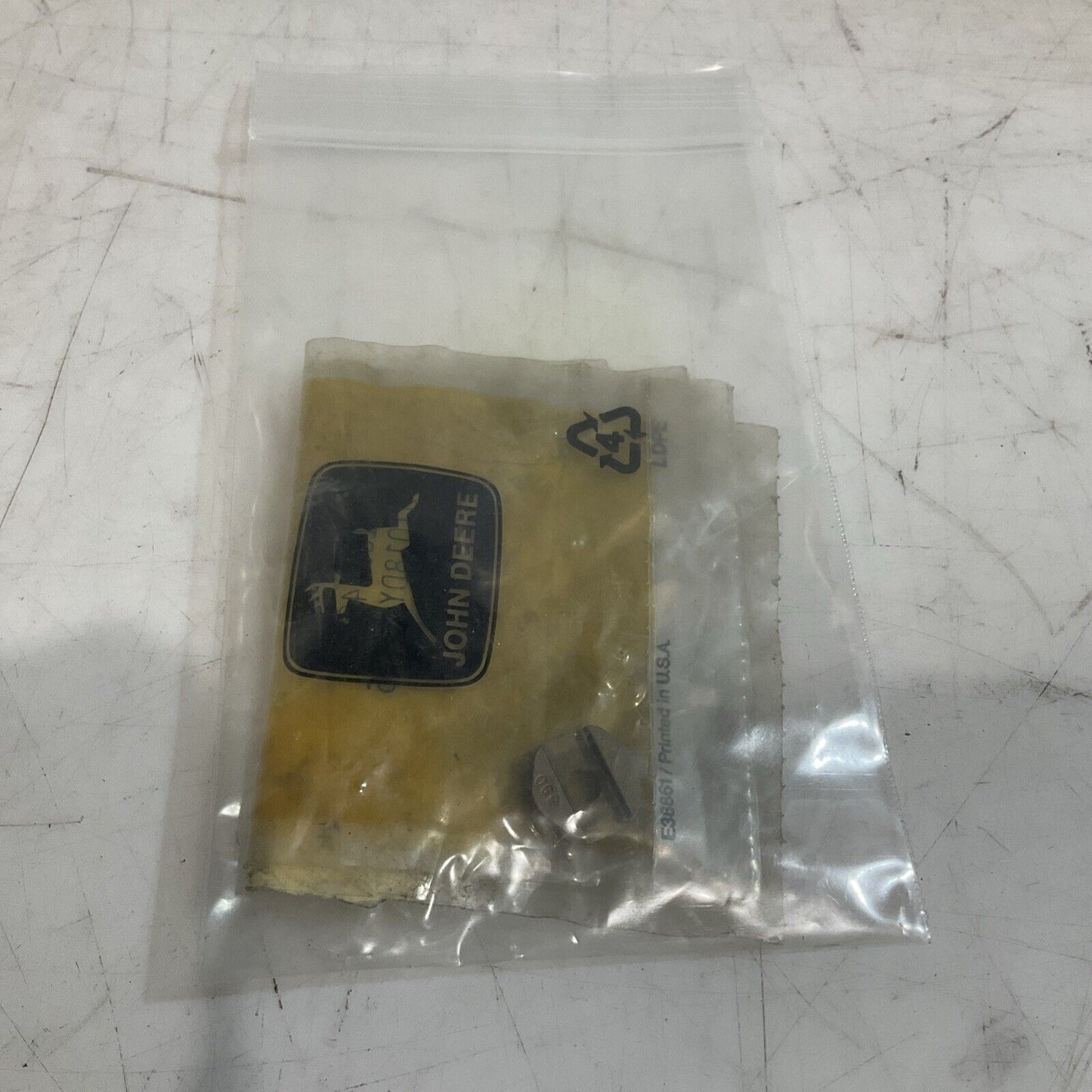 JOHN DEERE  T103440  ORIFICE SPACER LOT OF 2 U3S