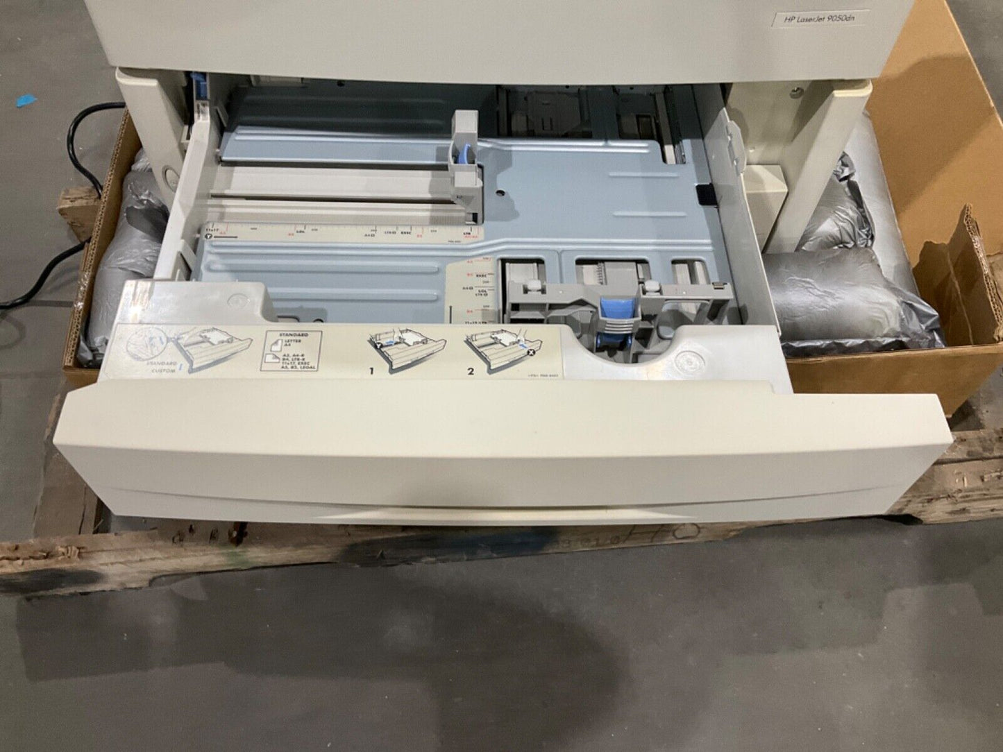HP LASER JET 9050 PRINTER Q3723A BOISB-0403-00 100-127VAC  12A 50/60HZ U3S