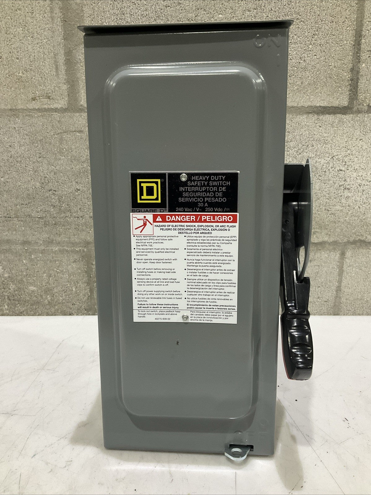 NEW SQUARE D H221NRB HEAVY DUTY SAFETY SWITCH 30A 240/250V 50/60HZ XE25