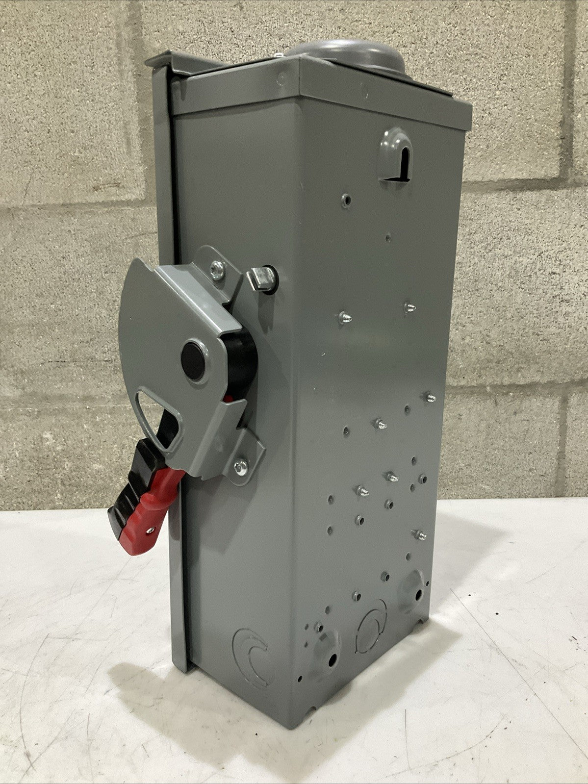 NEW SQUARE D H221NRB HEAVY DUTY SAFETY SWITCH 30A 240/250V 50/60HZ XE25