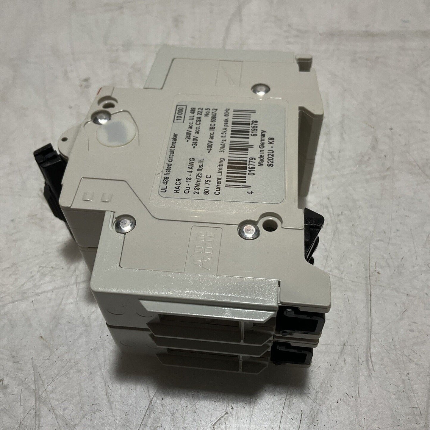ABB S202U-K8A CIRCUIT BREAKER 2 POLE 8A 240V 50/60HZ LOT OF 2  U3S