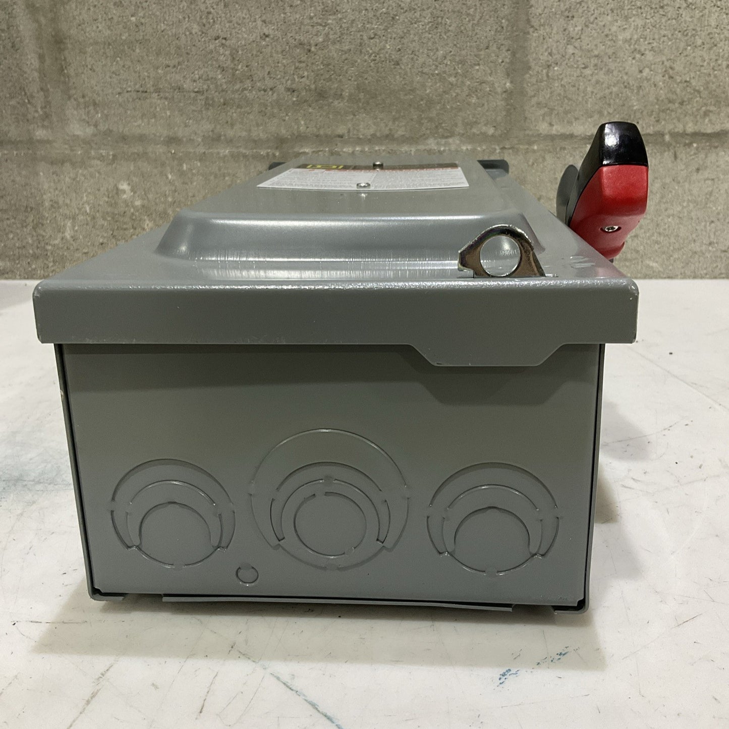 NEW SQUARE D H221NRB HEAVY DUTY SAFETY SWITCH 30A 240/250V 50/60HZ XE25