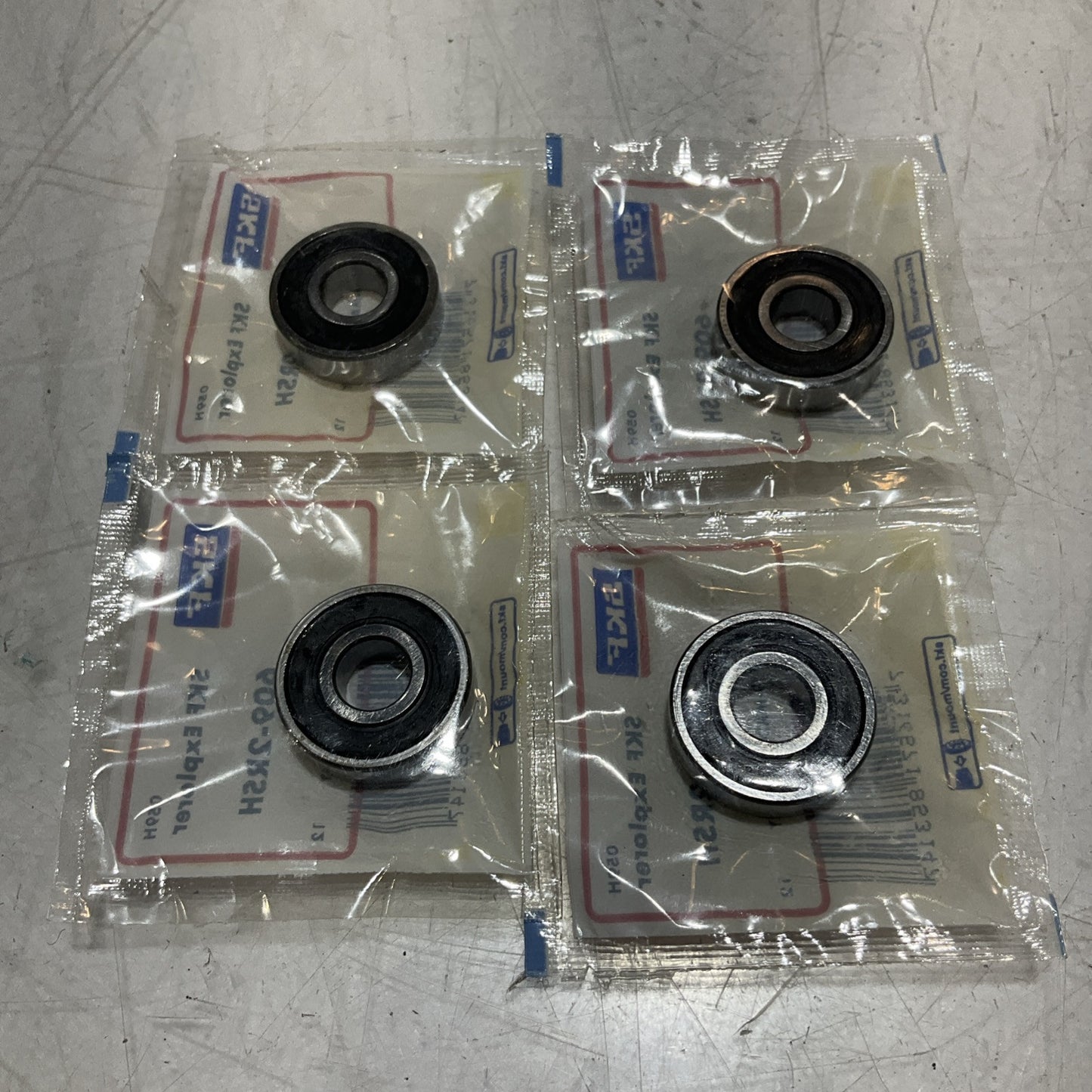 SKF  609-2RSH DEEP GROOVE BALL  BEARING SEAL LOT OF  4 U3S