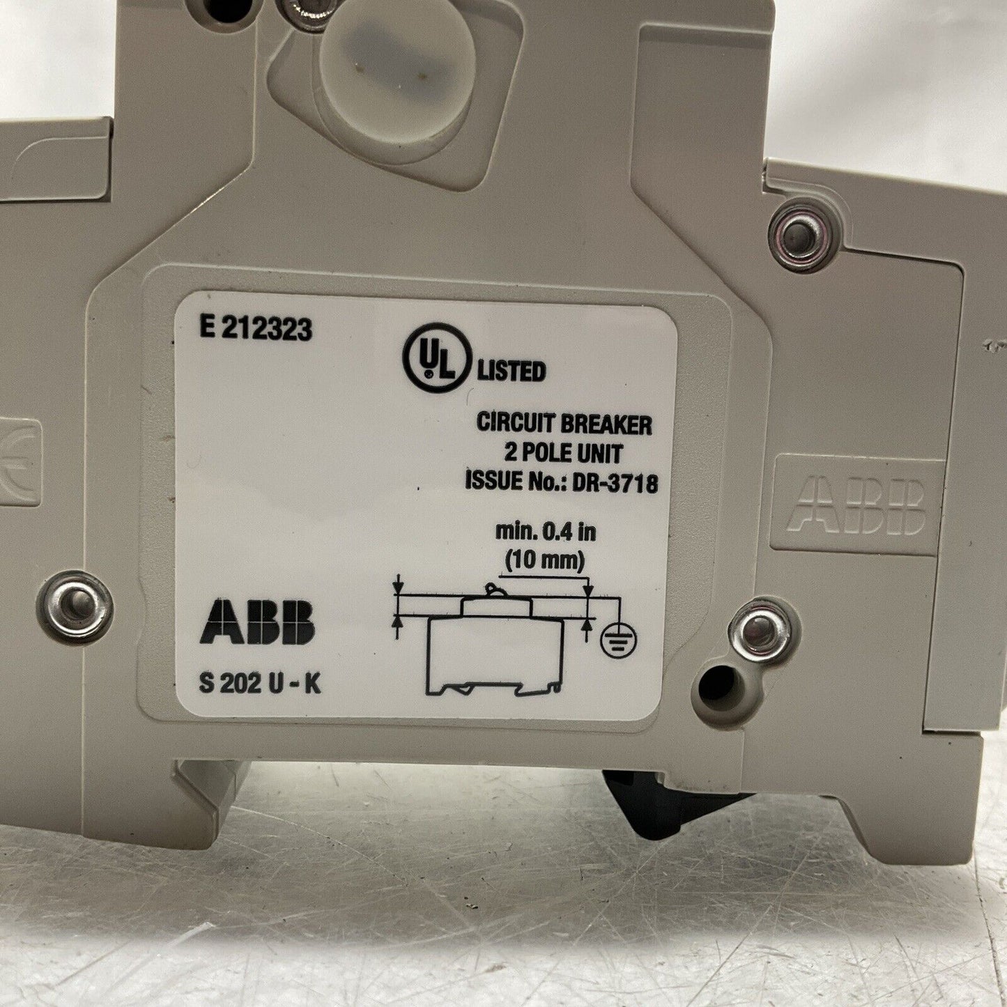 ABB S202U-K8A CIRCUIT BREAKER 2 POLE 8A 240V 50/60HZ LOT OF 2  U3S