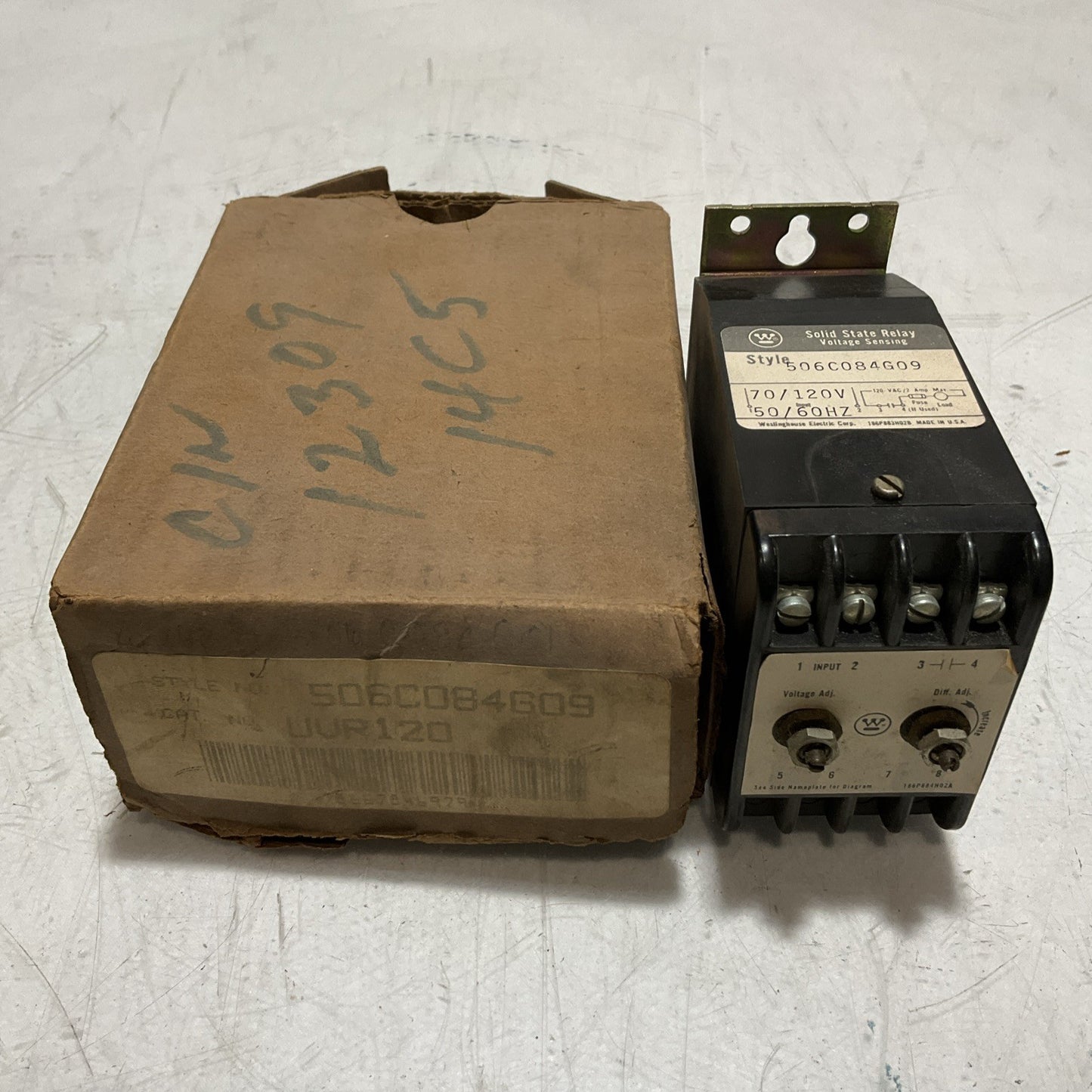 CUTLER HAMMER 506C084G09 SOLID STATE RELAY  VOLTAGE SENSING 70/120V 50/60HZ  U3S
