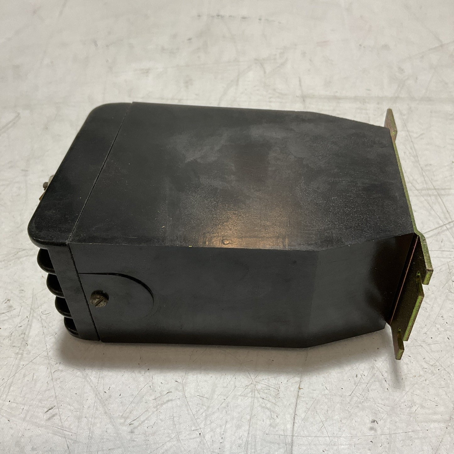 CUTLER HAMMER 506C084G09 SOLID STATE RELAY  VOLTAGE SENSING 70/120V 50/60HZ  U3S