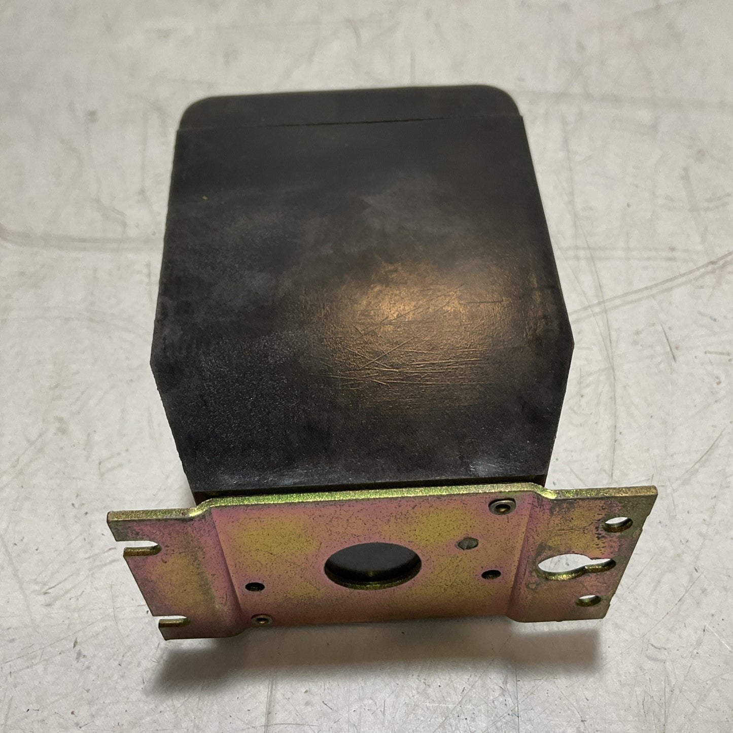 CUTLER HAMMER 506C084G09 SOLID STATE RELAY  VOLTAGE SENSING 70/120V 50/60HZ  U3S