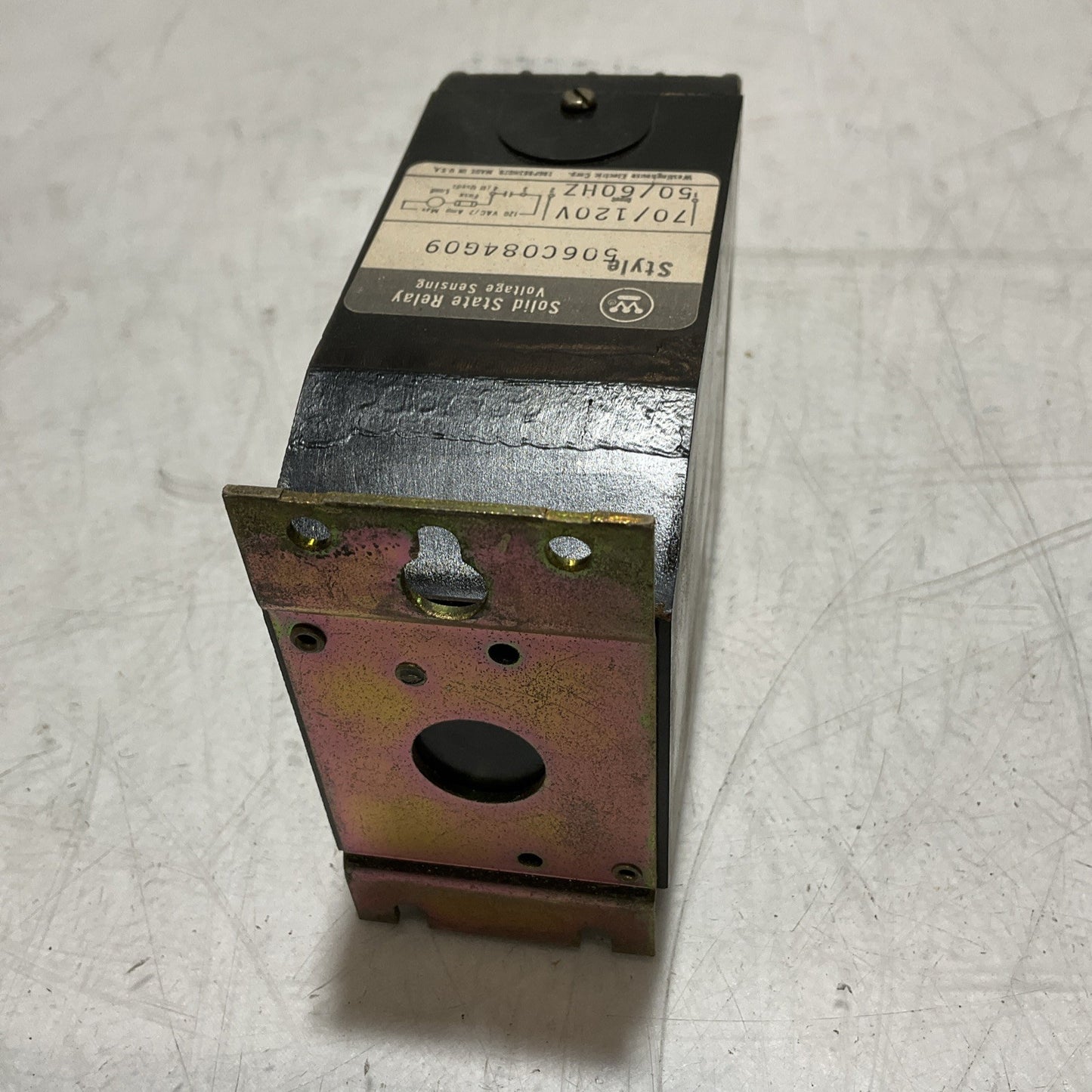 CUTLER HAMMER 506C084G09 SOLID STATE RELAY  VOLTAGE SENSING 70/120V 50/60HZ  U3S