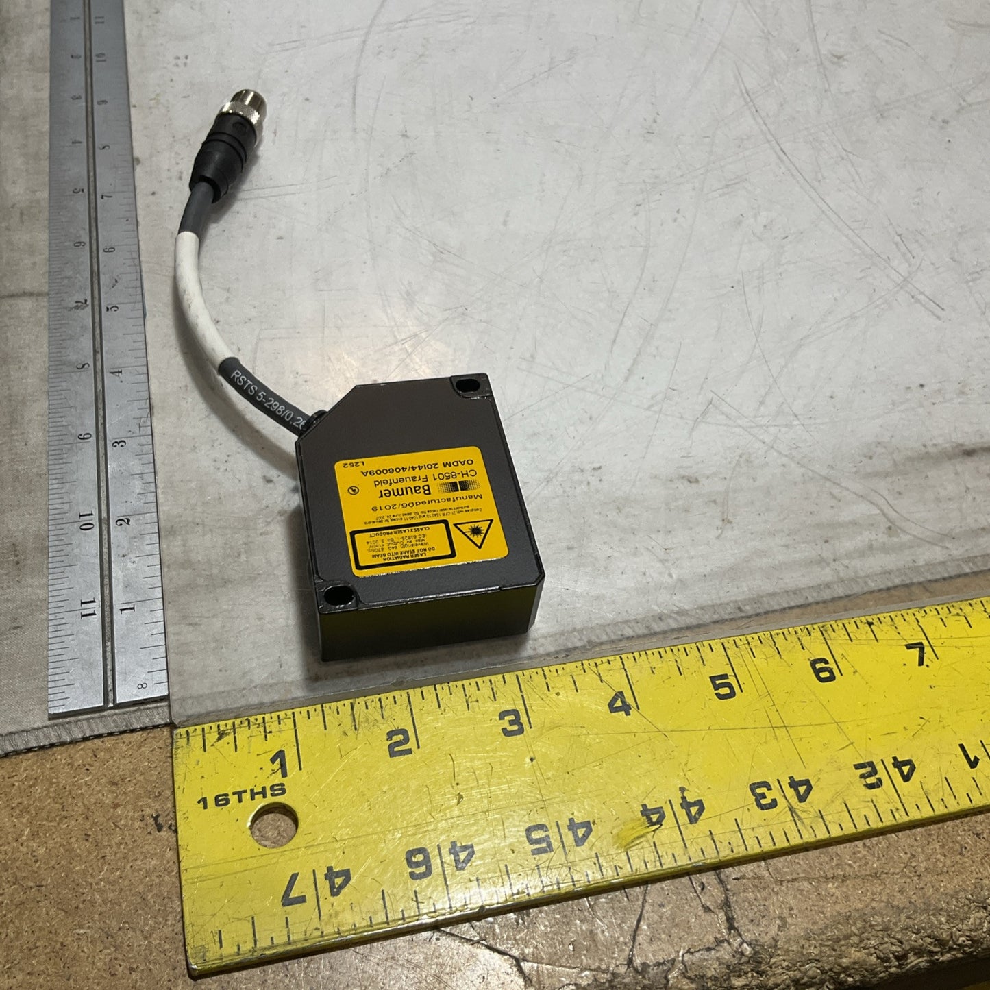 BAUMER  CH-8501 OADM  20144 LONG  RANGE  THICKNESS LASER SENSOR U3S