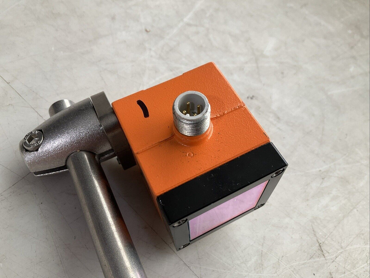 IFM 01D100 01DLF3KG PHOTOELECTRIC DISTANCE SENSOR 0.2-10M 18-30VDC 200MA