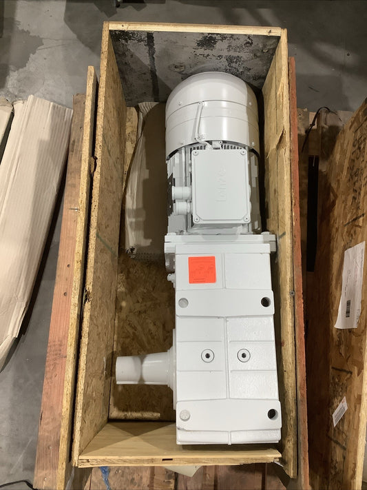 LENZE EN60034 GEARMOTOR IN CRATE GKS07-3M VBR 112C22 U3S
