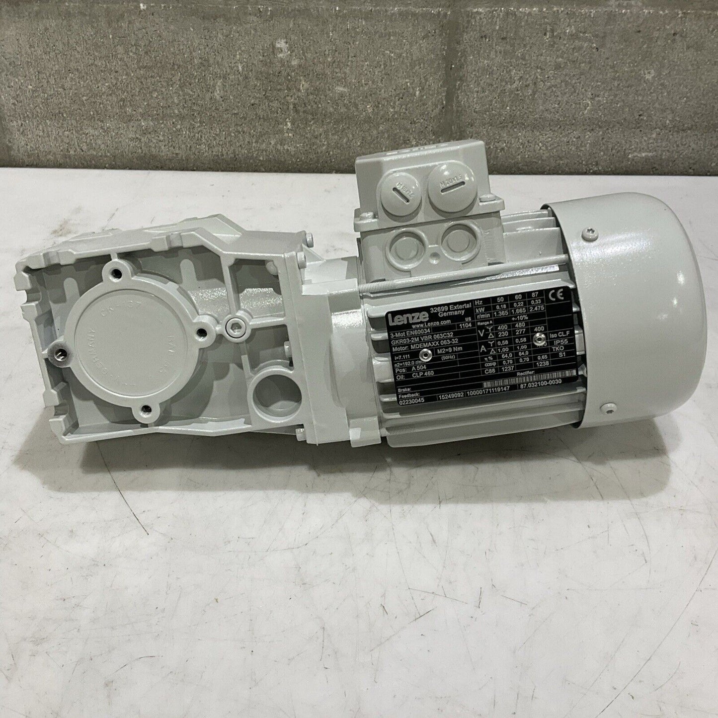 ルッツページ② LENZE 3-MOT EN60034 MDEMAXX 063-32 GKR03-2M VBR 063C32