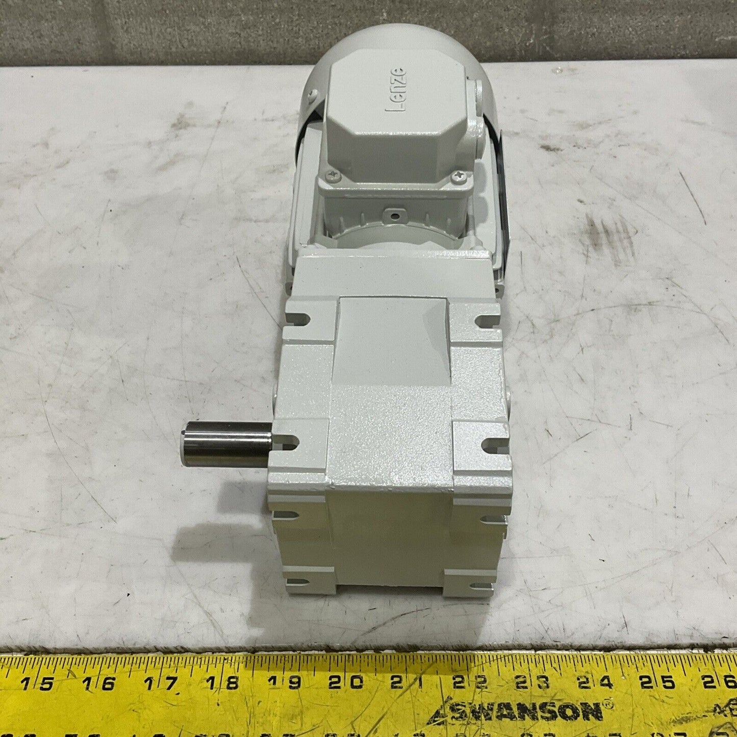 LENZE 3-MOT EN60034 MDEMAXX 063-32 GKR03-2M VBR 063C32 GEARBOX