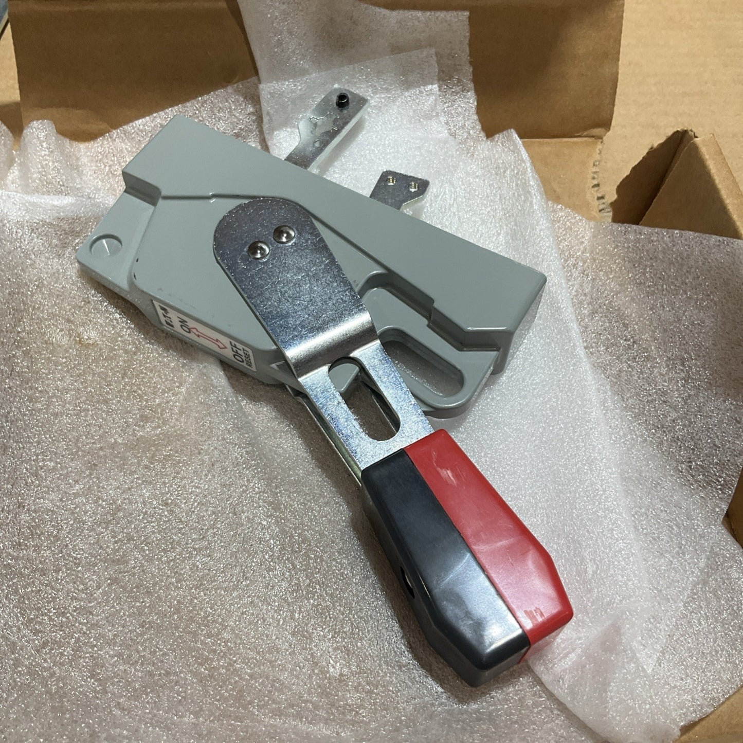 EATON  EHMFS04  OPERATOR  FLEXIBLE  CIRCUIT  BREAKER SHAFT  HANDLE  FRAME   U3S