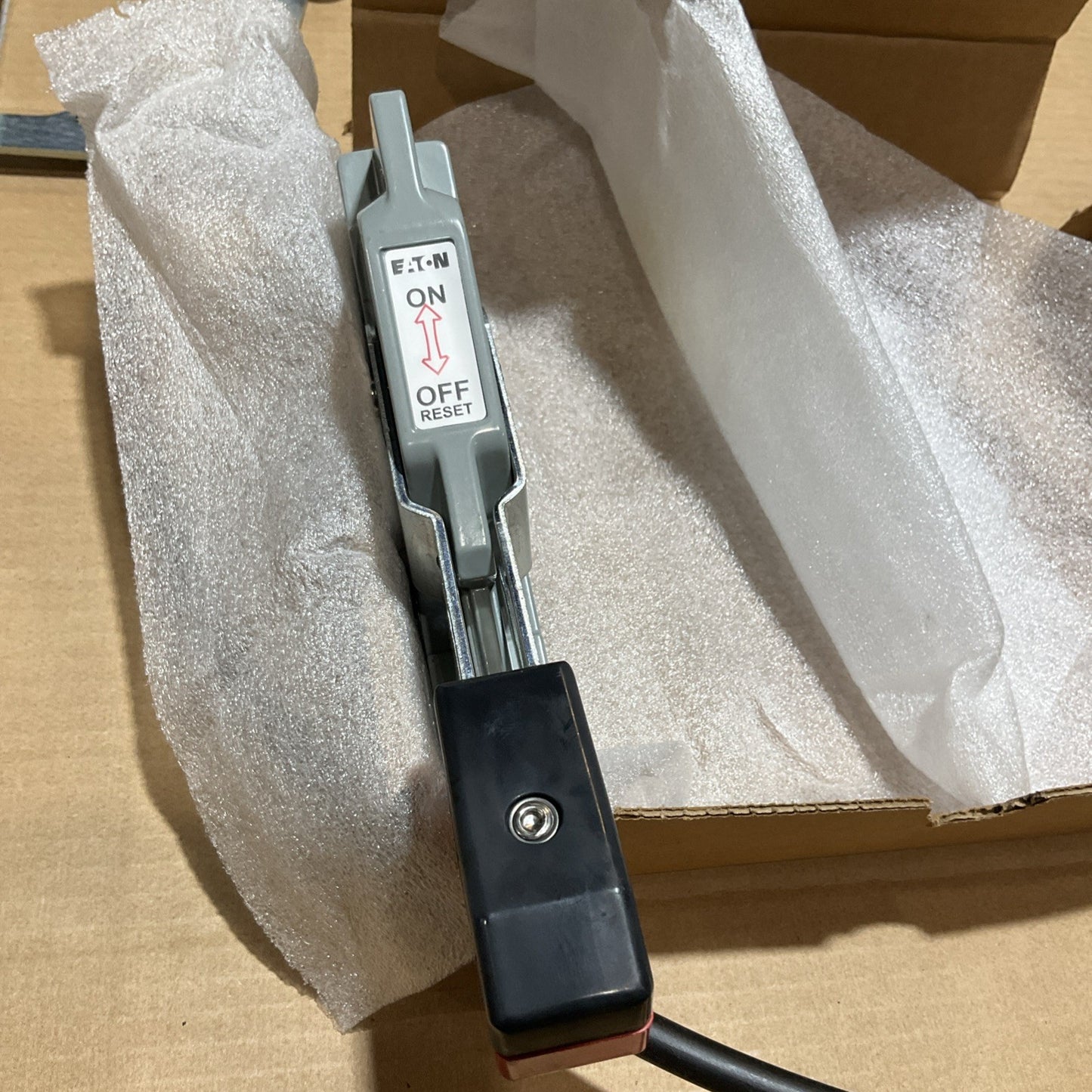 EATON  EHMFS04  OPERATOR  FLEXIBLE  CIRCUIT  BREAKER SHAFT  HANDLE  FRAME   U3S