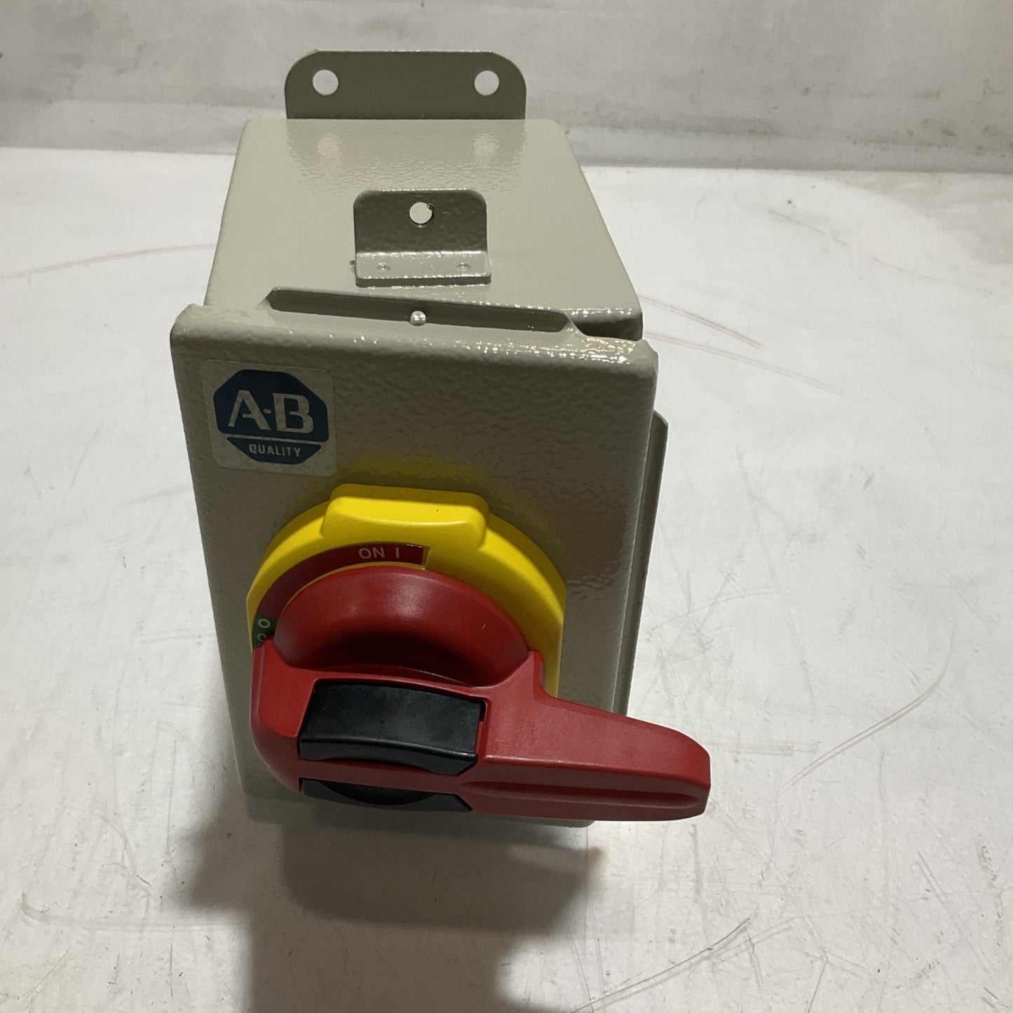 A-B ALLEN-BRADLEY  194E-FA16E-PD DISCONNECT  SWITCH ENCLOSED  MOTOR IP66  U3S