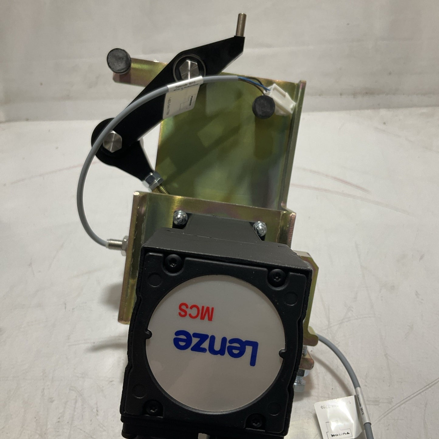 LENZE  MCS 06F41LRSOBO-B11N-ST5OON-R2SU ST.STARR SERVO MOTOR ASSEMBLY  U3S