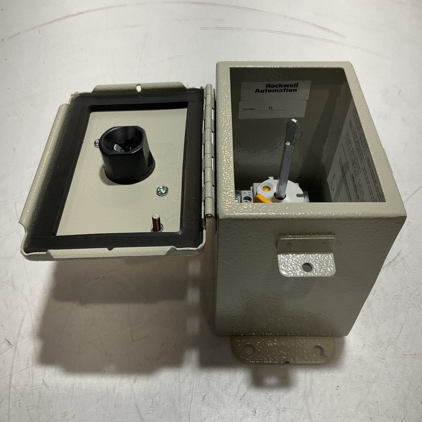 A-B ALLEN-BRADLEY  194E-FA16E-PD DISCONNECT  SWITCH ENCLOSED  MOTOR IP66  U3S