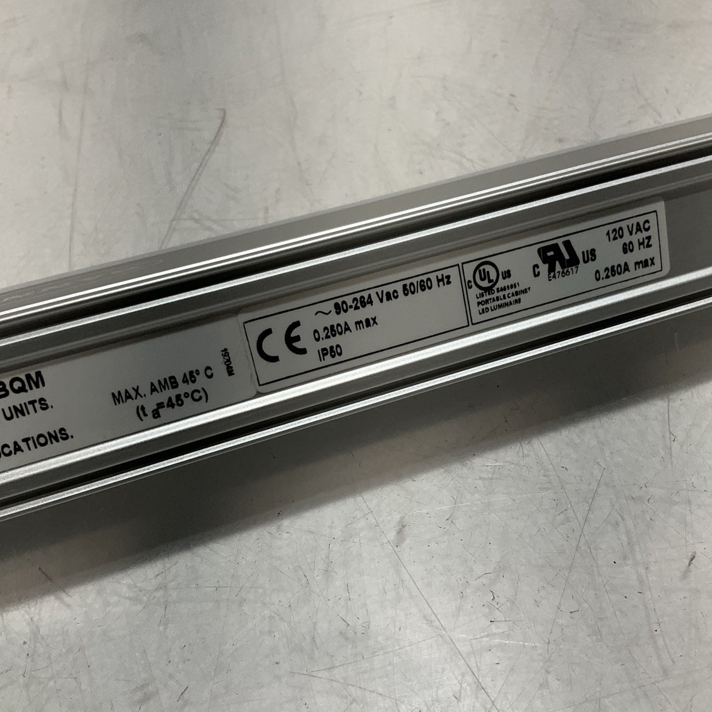 BANNER  WLB32ZC570PBQM  INDUSTRIAL  WORKING-STRIP LIGHT LED 90-264VAC  50/60 U3S