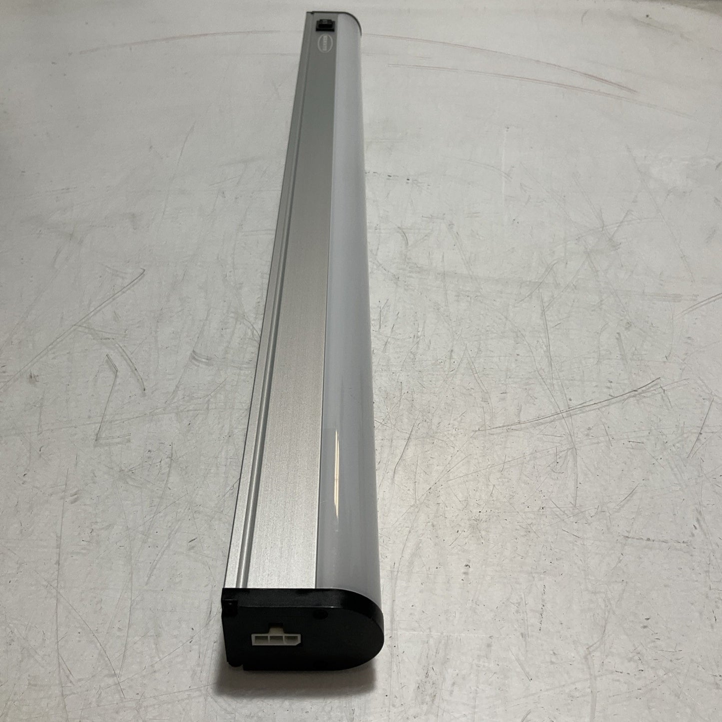 BANNER  WLB32ZC570PBQM  INDUSTRIAL  WORKING-STRIP LIGHT LED 90-264VAC  50/60 U3S