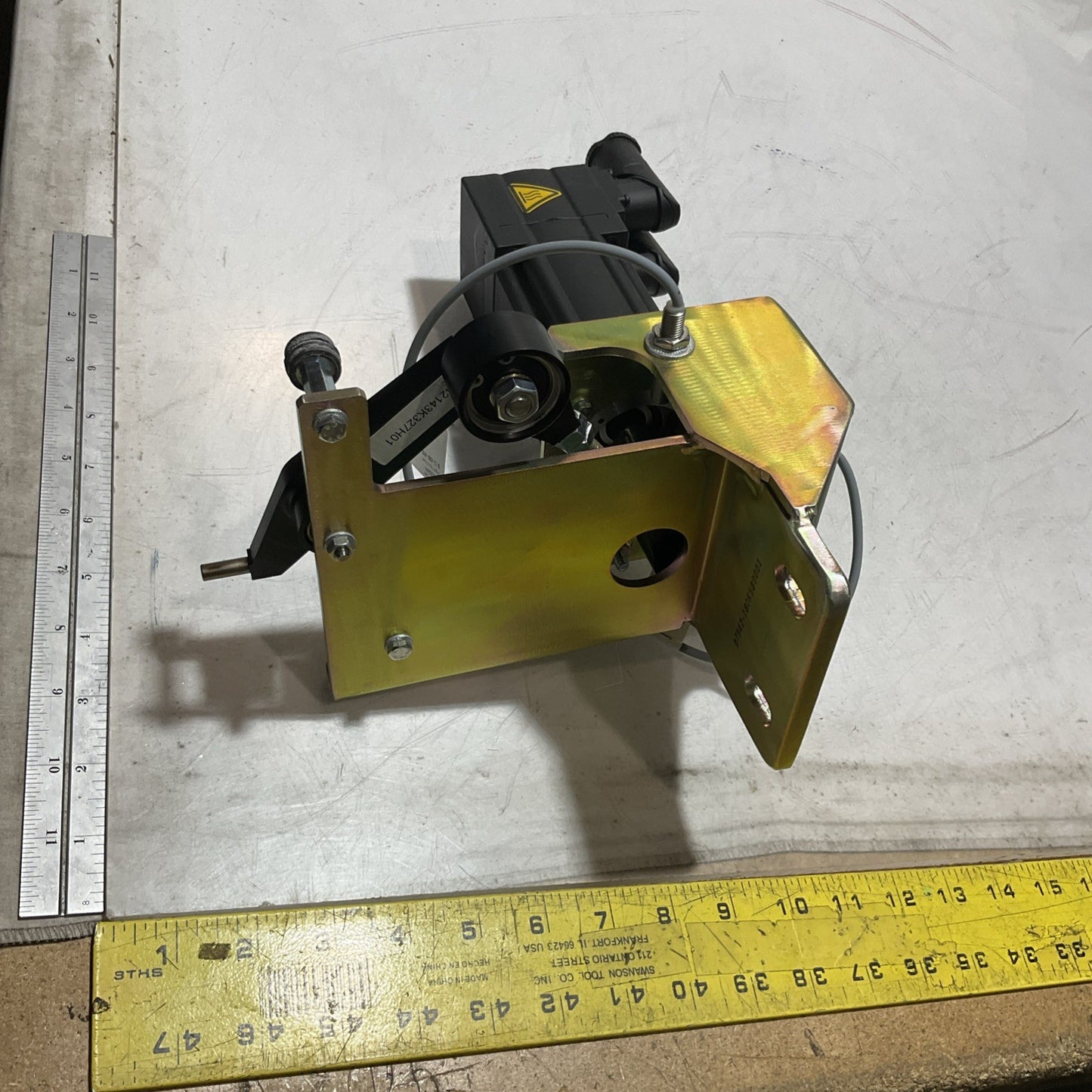 LENZE  MCS 06F41LRSOBO-B11N-ST5OON-R2SU ST.STARR SERVO MOTOR ASSEMBLY  U3S