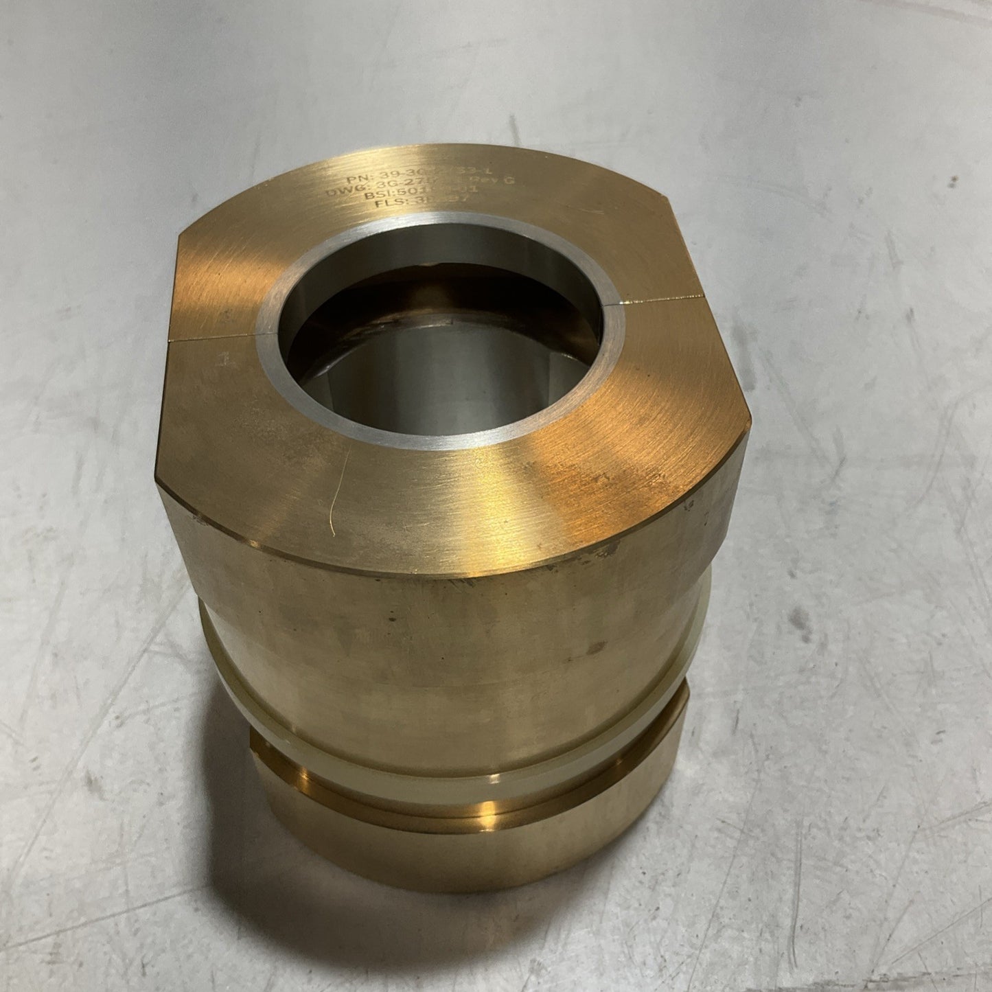 UNITED 4029989 39-3G-2753-1 BEARING SLEEVE 678