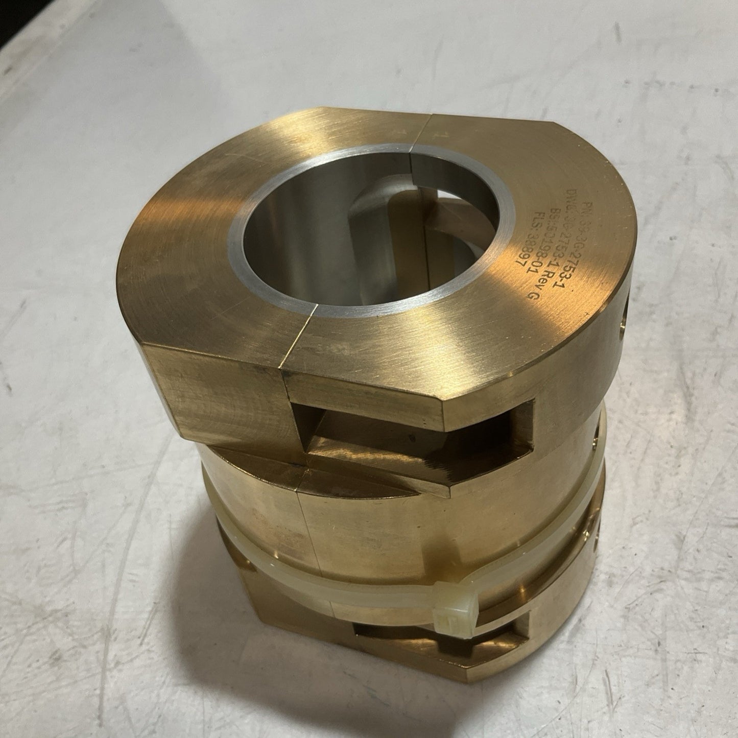 UNITED 4029989 39-3G-2753-1 BEARING SLEEVE 678