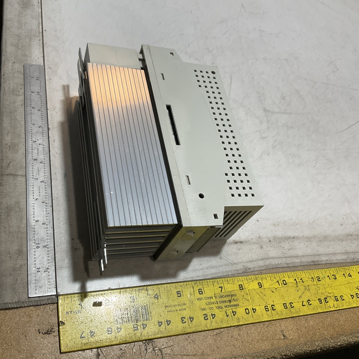 LENZE  ECSEA016C4B  DRIVE  VARIABLE  FREQUENCY  CONTROLLER INVERTER  XE25
