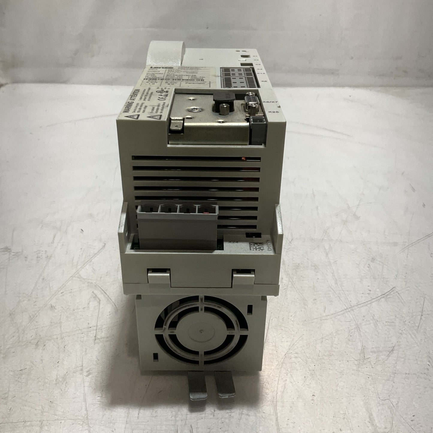 LENZE  ECSEA016C4B  DRIVE VARIABLE FREQUENCY CONTROLLER  INVERTER   XE25