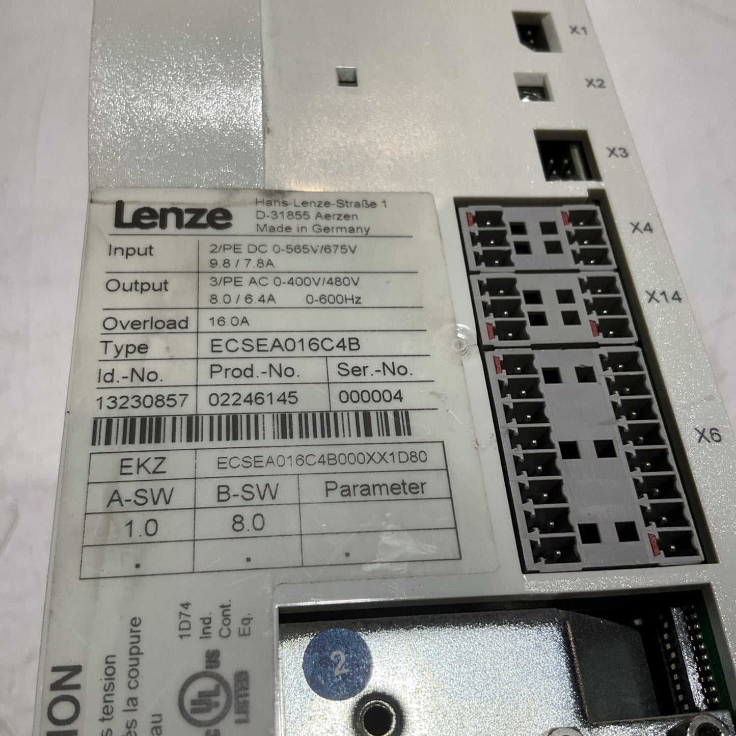 LENZE ECSEA016C4B SERVO DRIVE VARIABLE FREQUENCY CONTROLLER INVERTER  XE25