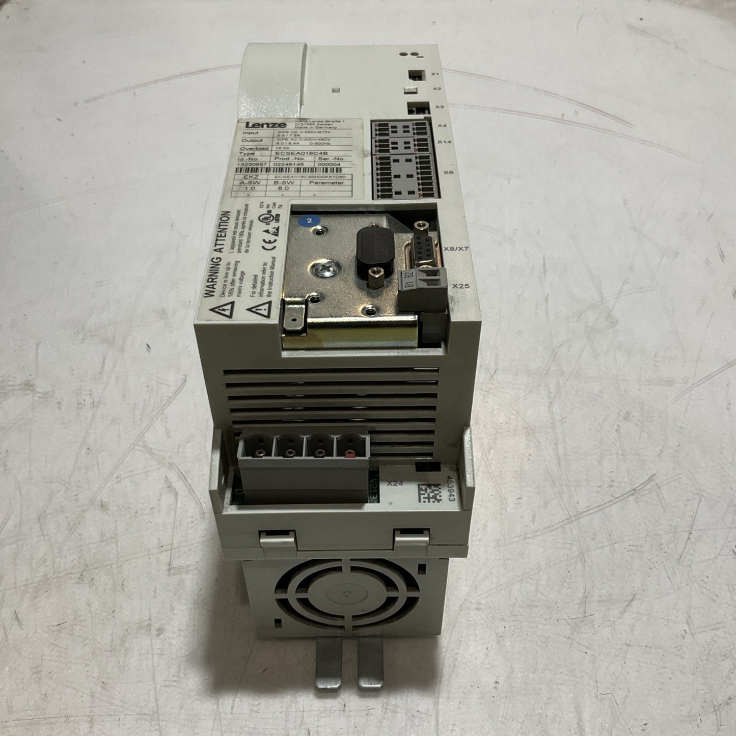 LENZE ECSEA016C4B SERVO DRIVE VARIABLE FREQUENCY CONTROLLER INVERTER  XE25