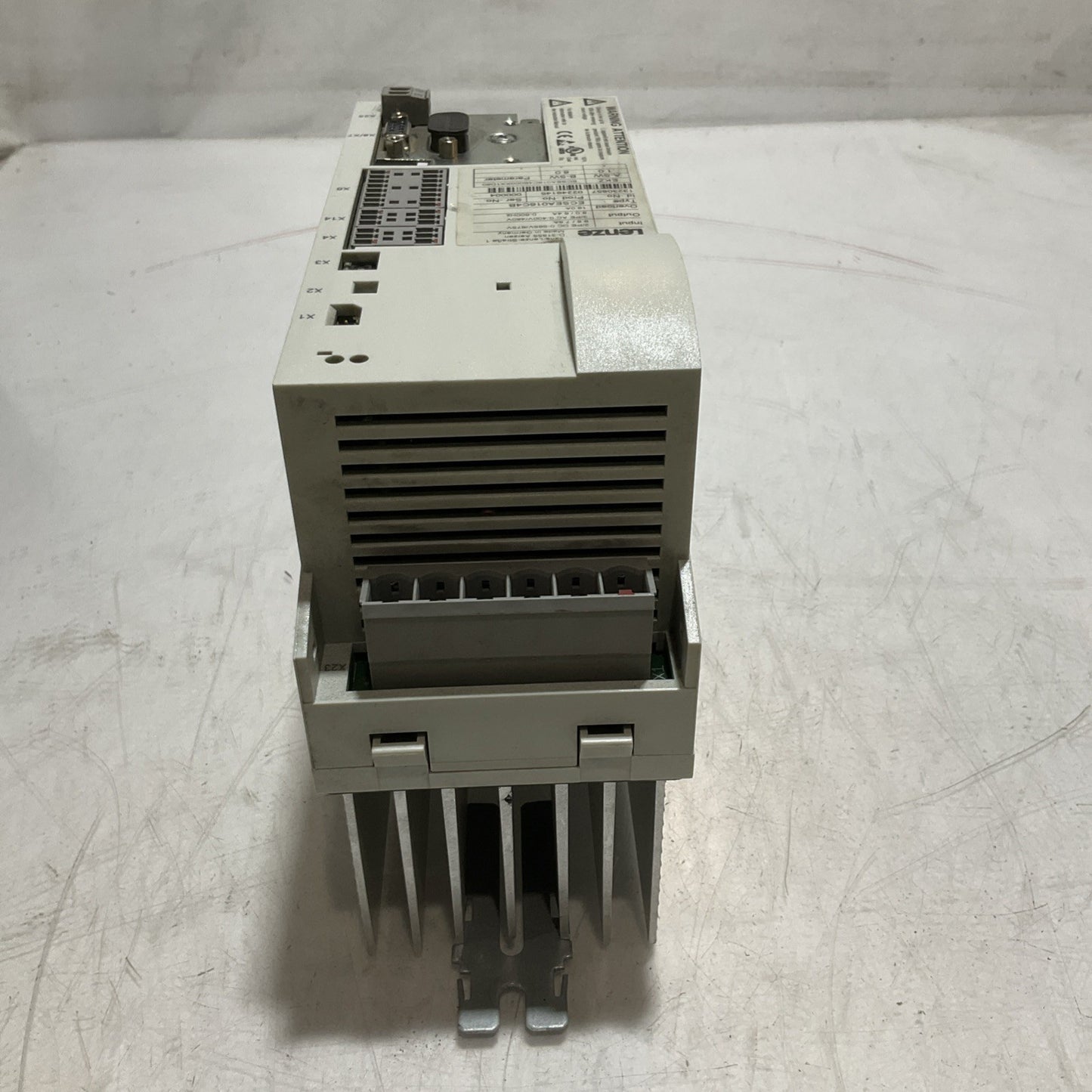 LENZE ECSEA016C4B SERVO DRIVE VARIABLE FREQUENCY CONTROLLER INVERTER  XE25