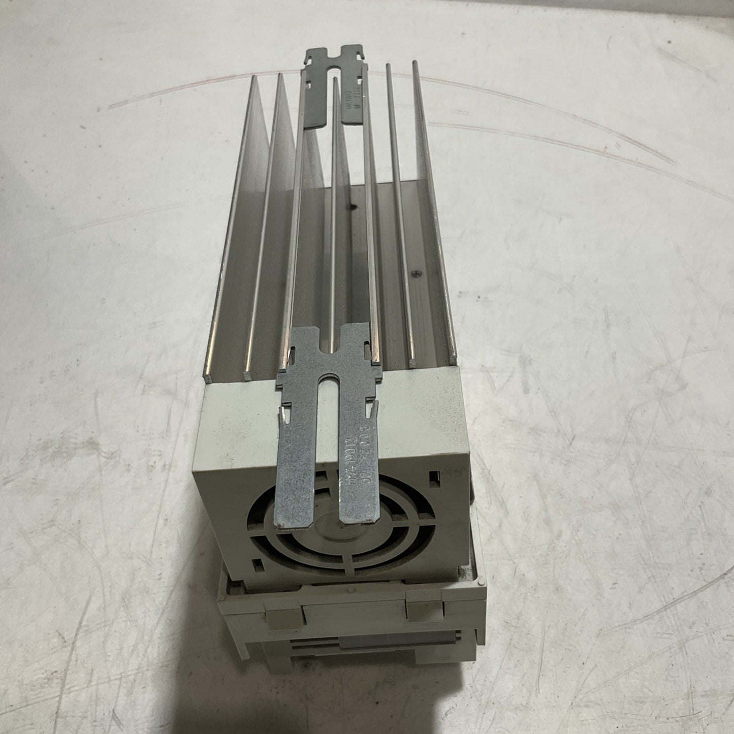 LENZE ECSEA016C4B SERVO DRIVE VARIABLE FREQUENCY CONTROLLER INVERTER  XE25