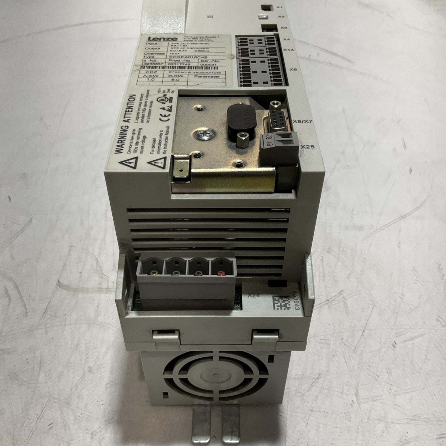 LENZE ECSEA016C4B SERVO DRIVE  VARIABLE FREQUENCY CONTROL INVERTER  XE25