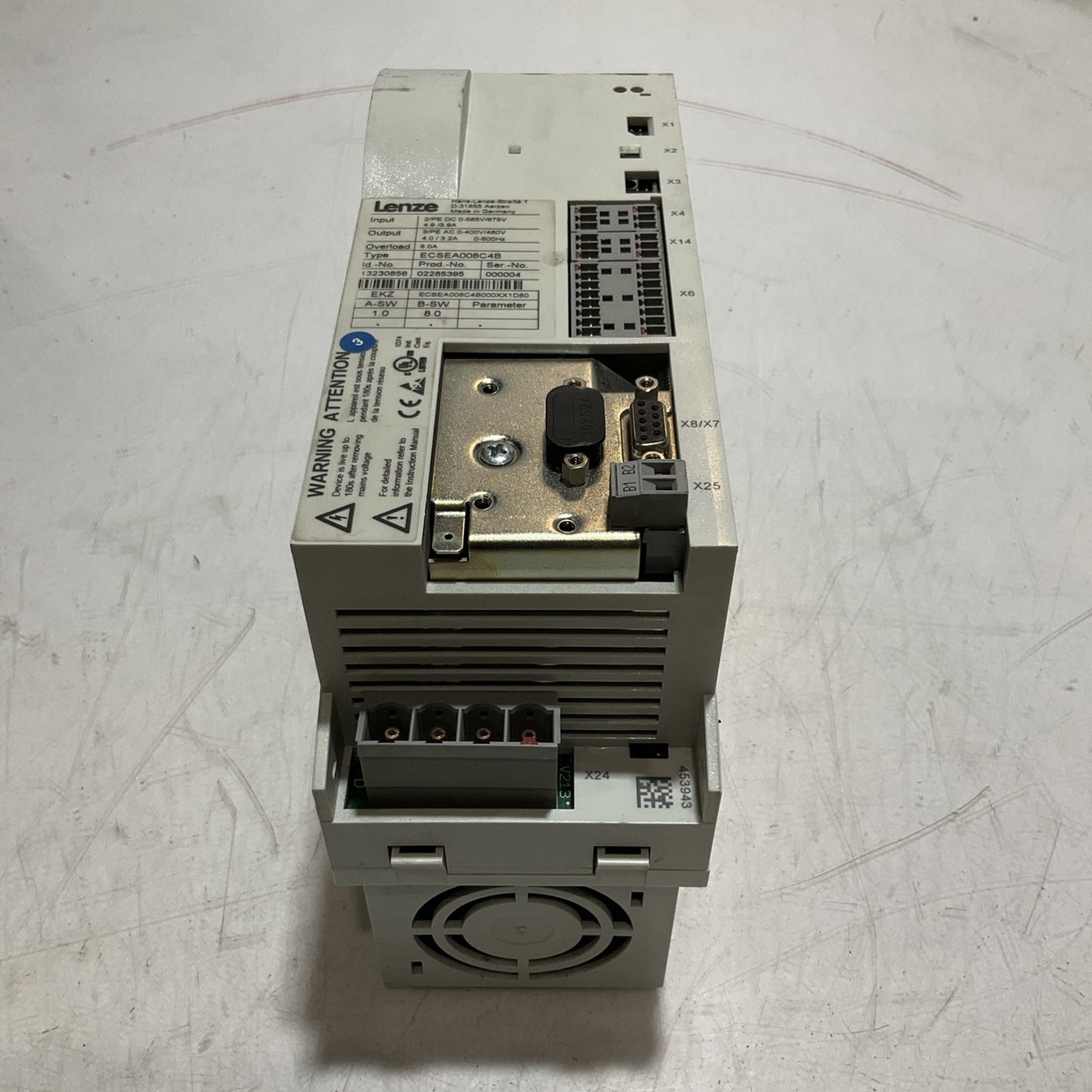 LENZE  ECSEA008C4B  DRIVE VARIABLE FREQUENCY  CONTROLLER  INVERTER  XE25