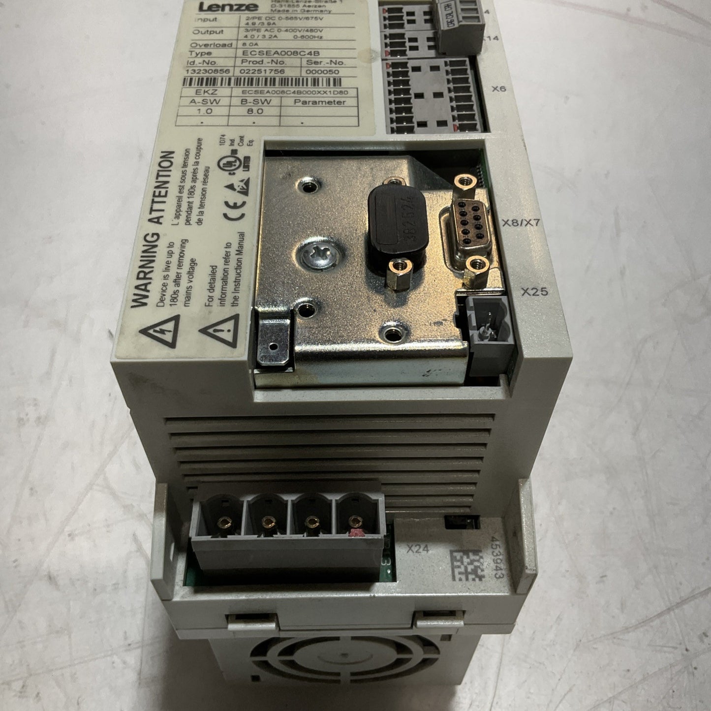 LENZE  ECSEA008C4B SERVO DRIVE VARIABLE  FREQUENCY CONTROLLER INVERTER  XE25