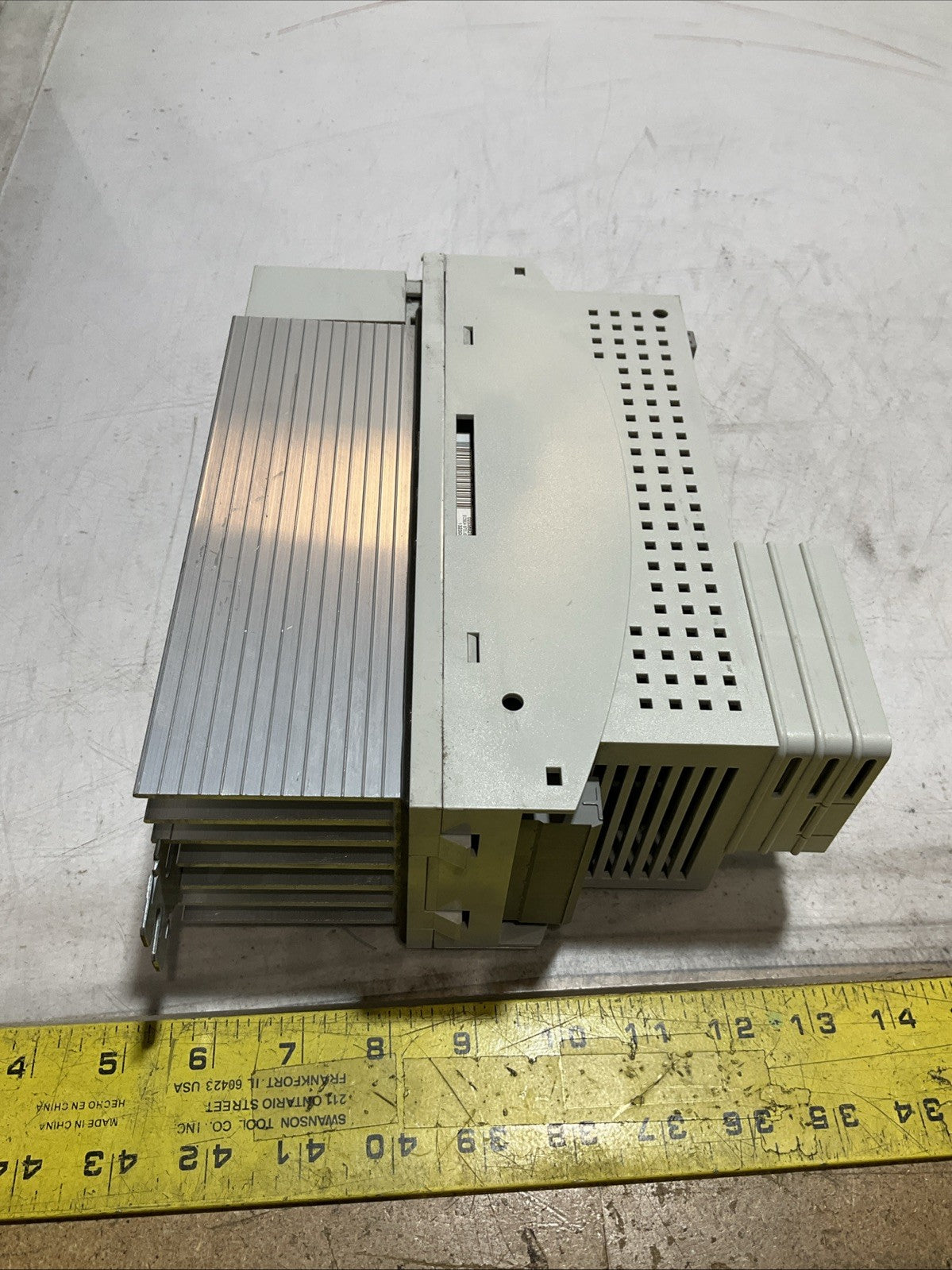 LENZE INTERBUS ECSEA032C4B  DRIVE VARIABLE FREQUENCY  CONTROLLER INVERTE  XE25
