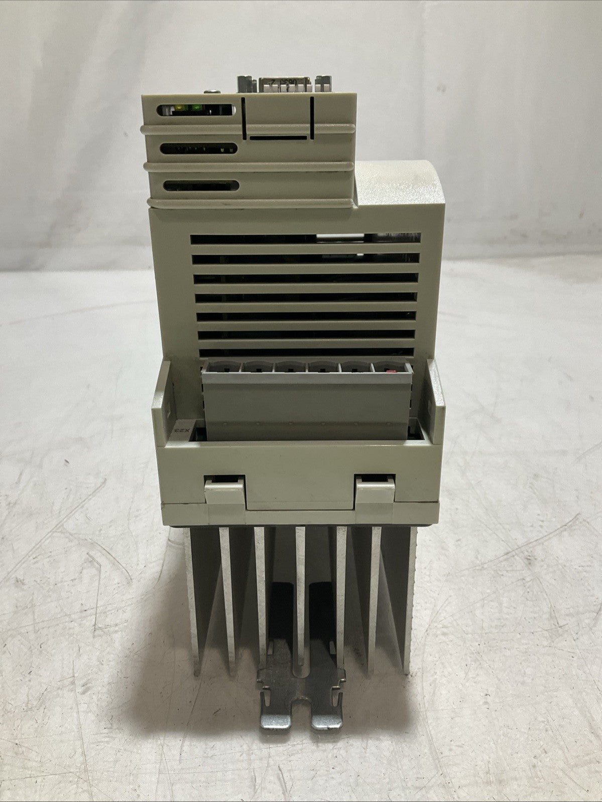 LENZE INTERBUS ECSEA032C4B  DRIVE VARIABLE FREQUENCY  CONTROLLER INVERTE  XE25