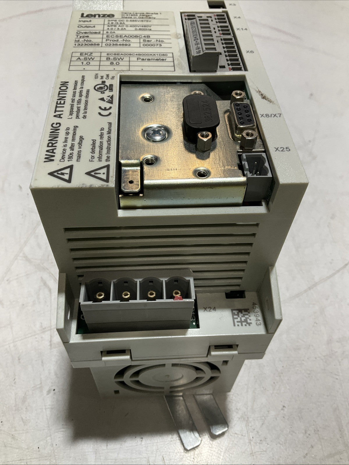 LENZE  ECSEA008C4B  DRIVE. VARIABLE FREQUENCY CONTROLLER  INVERTER  XE25