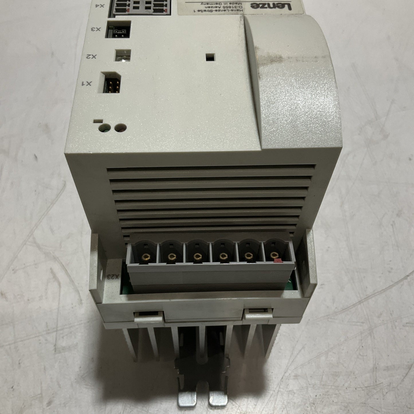 LENZE  ECSEA008C4B  DRIVE VARIABLE FREQUENCY  CONTROLLER  INVERTER  XE25