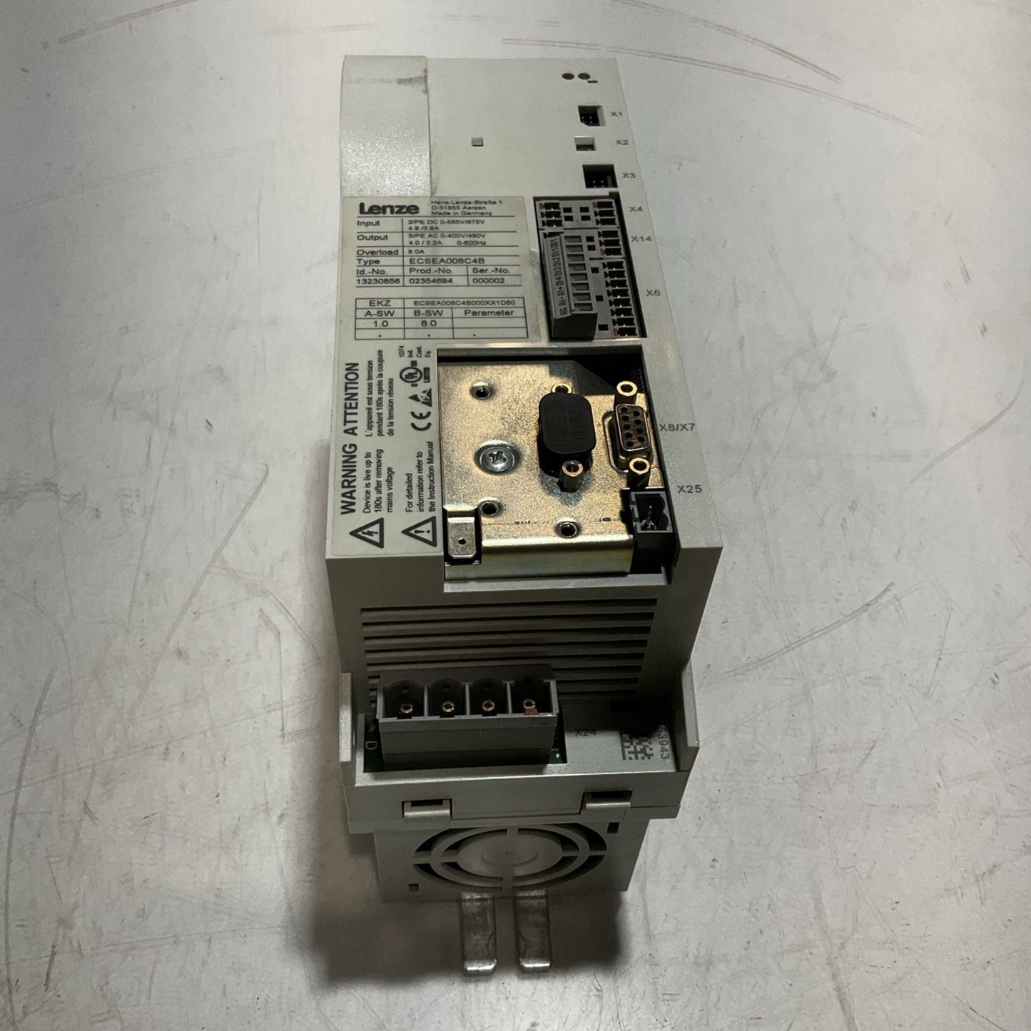 LENZE  ECSEA008C4B  DRIVE VARIABLE FREQUENCY  CONTROLLER  INVERTER  XE25