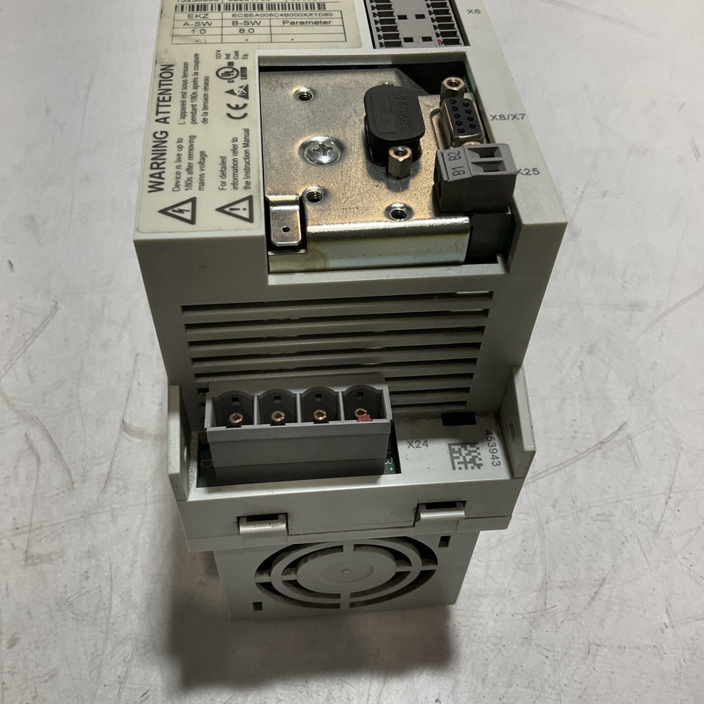 LENZE ECSEA008C4B  SERVO  DRIVE  VARIABLE  FREQUENCY CONTROLLER INVERTER  XE25