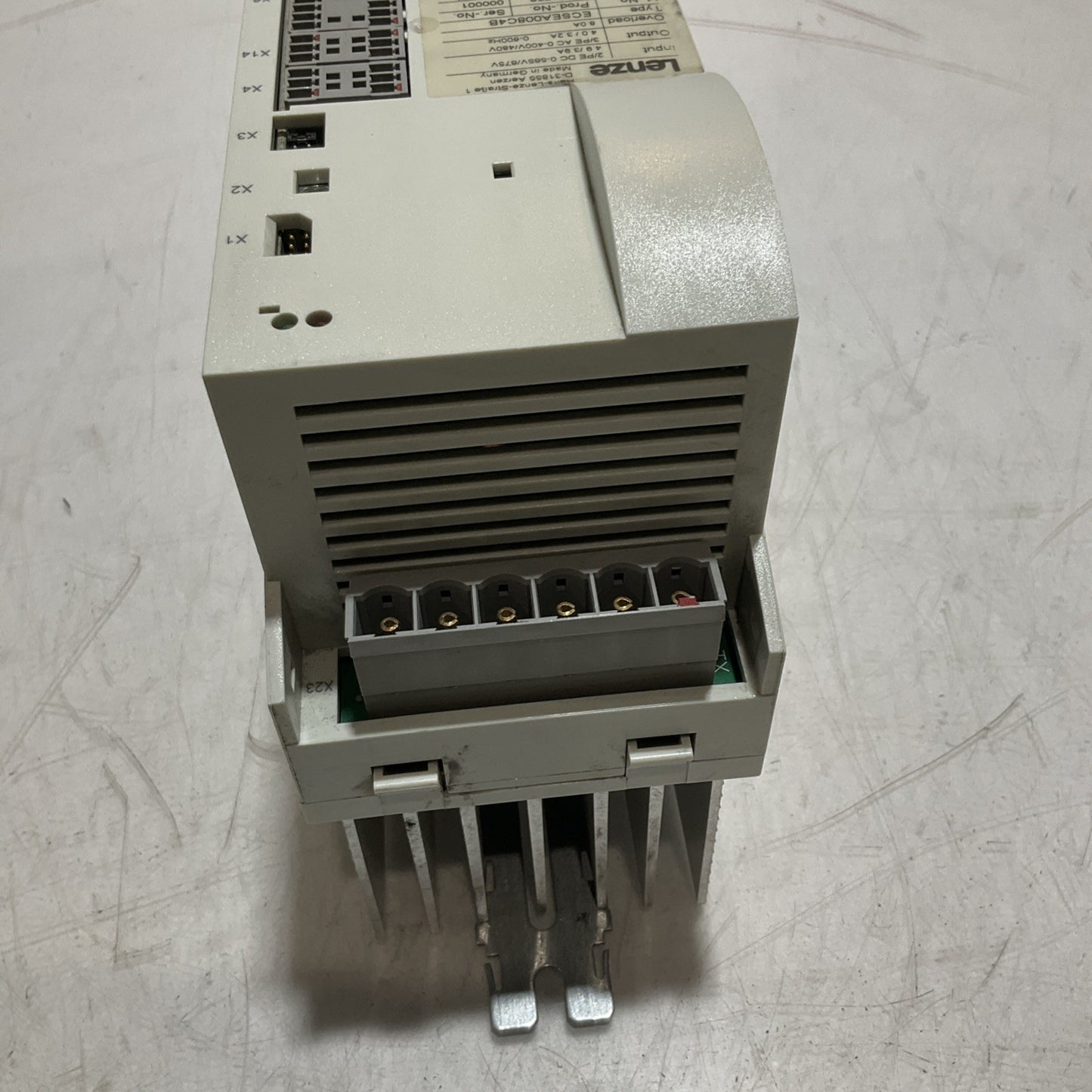 LENZE ECSEA008C4B  SERVO  DRIVE  VARIABLE  FREQUENCY CONTROLLER INVERTER  XE25