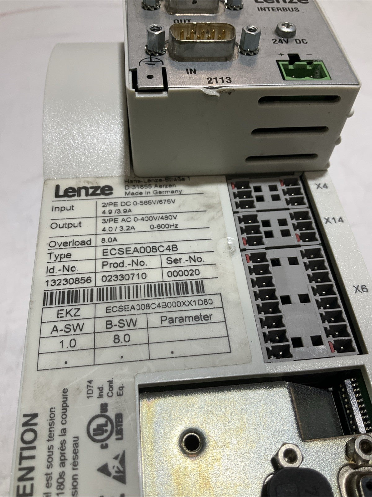 LENZE INTERBUS  ECSEA008C4B  DRIVE VARIABLE  FREQUENCY CONTROLLER  INVERTE  XE25