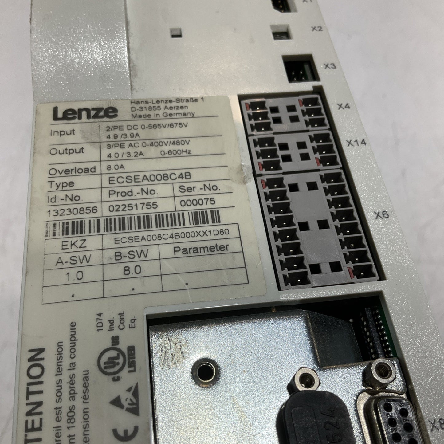 LENZE  ECSEA0084B SERVO DRIVE VARIABLE FREQUENCY CONTROLLER  INVERTER  XE25