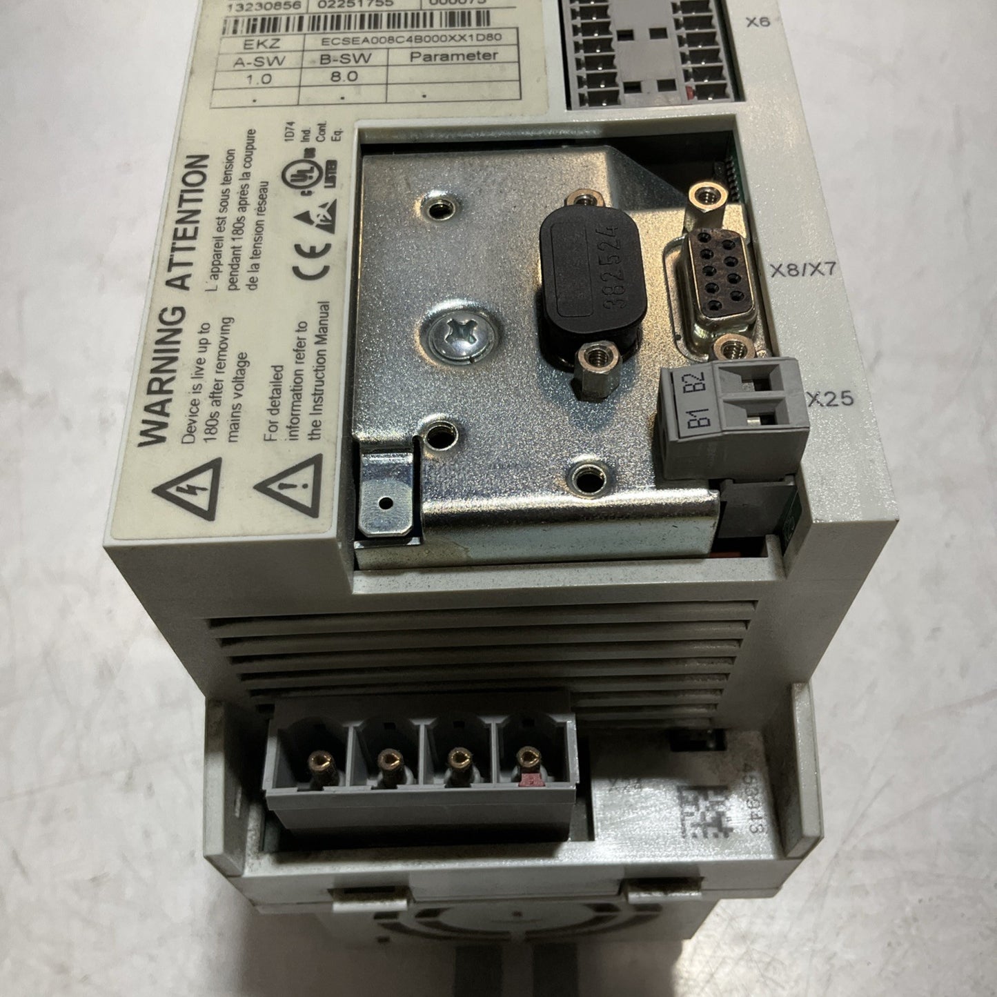 LENZE  ECSEA0084B SERVO DRIVE VARIABLE FREQUENCY CONTROLLER  INVERTER  XE25