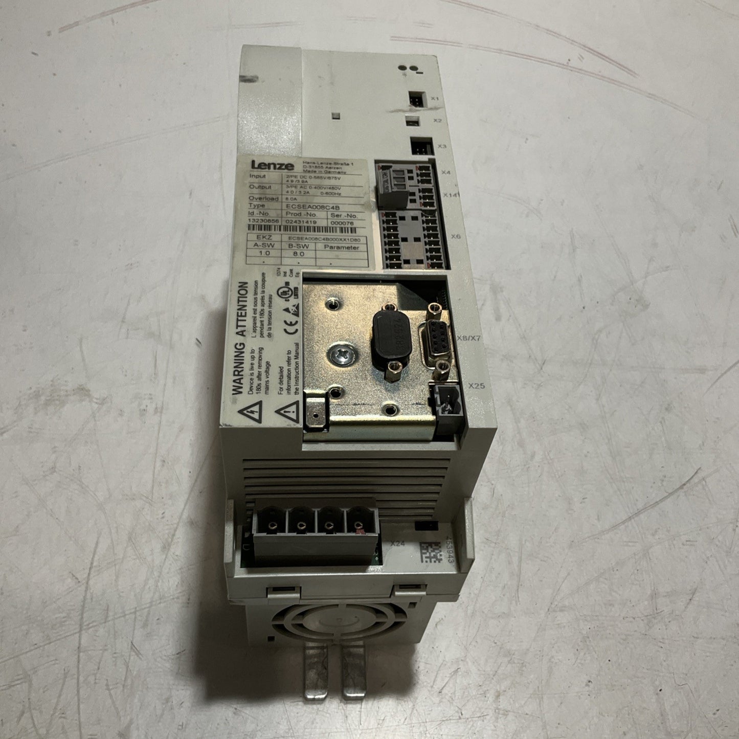 LENZE  ECSEA008C4B SERVO DRIVE VARIABLE CONTROL  MODULE  XE25