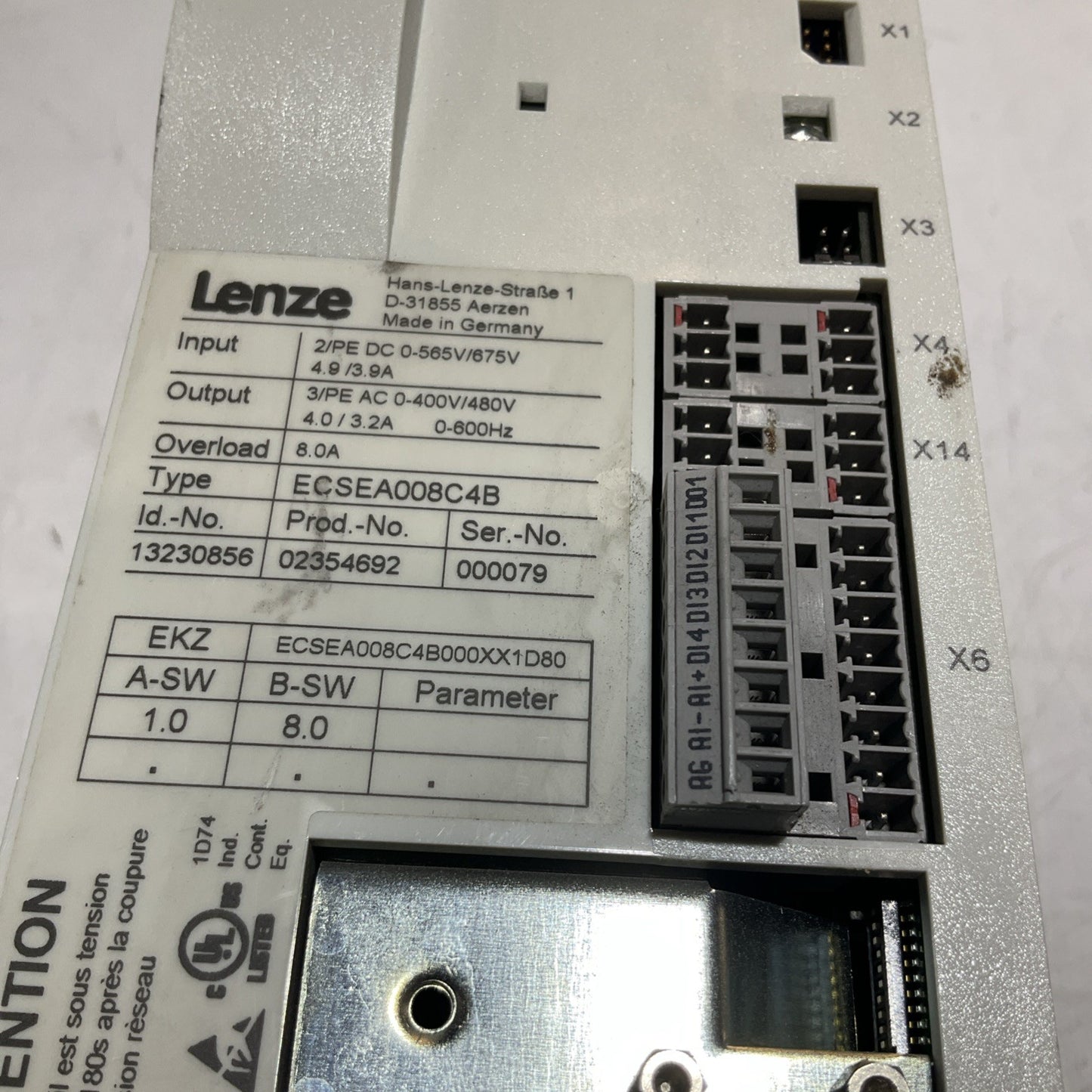 LENZE  ECSEA008C4B  DRIVE  VARIABLE FREQUENCY CONTROLLER  INVERTER  XE25