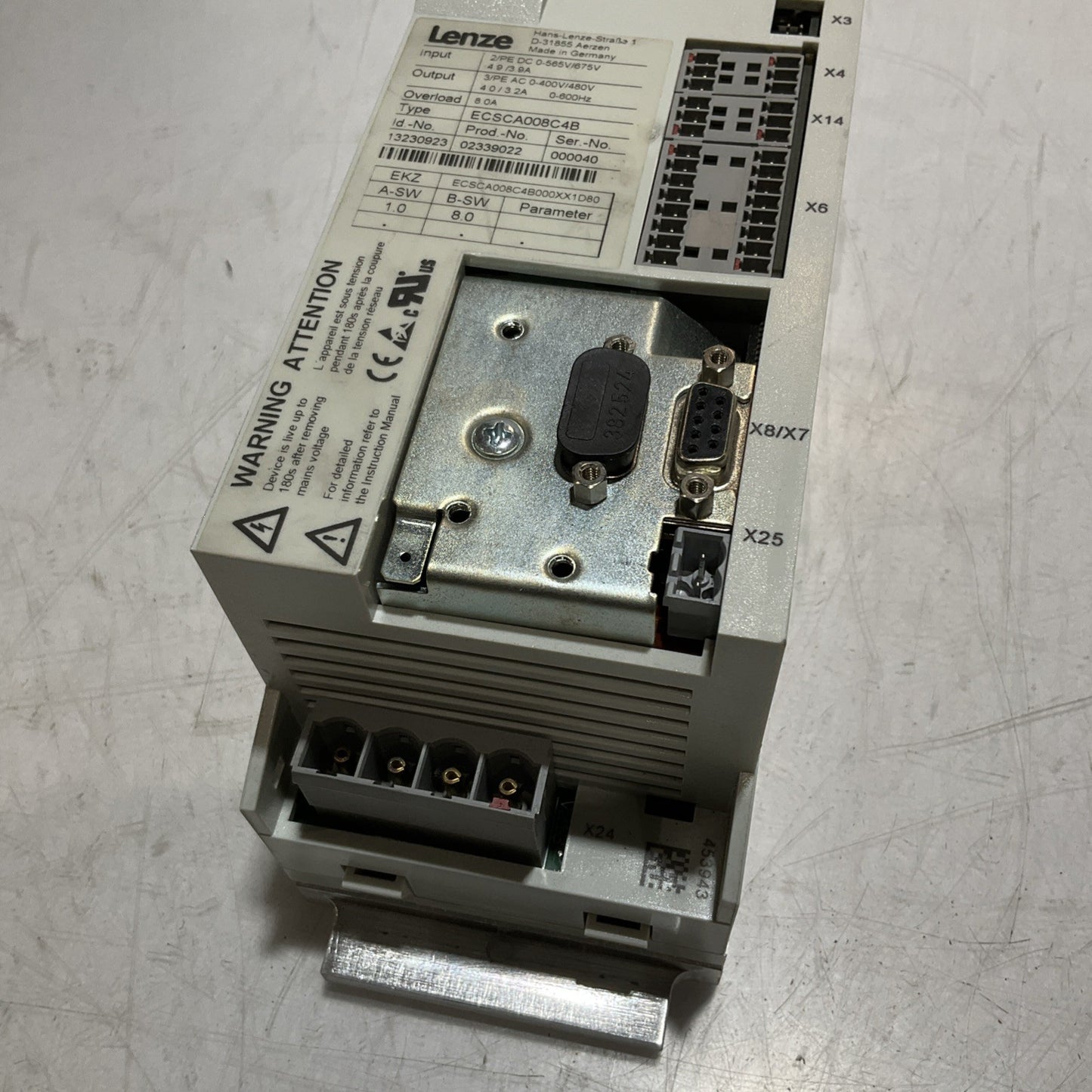 LENZE  ECSCA008C48  SERVO DRIVE  VARIABLE  FREQUENCY CONTROLLER INVERTER  XE25